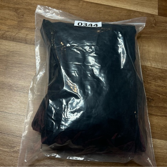 Juicy Couture Track Suit Luxe Velour  XSmall Black Y2K Hoodie Zip Jumpsuit Cozy - Picture 9 of 9